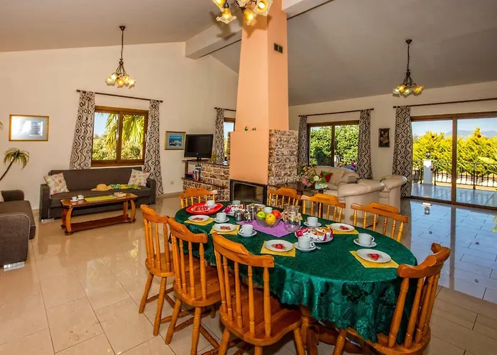 Androniki Luxury Sea Views Pool Bbq Wifi A/c